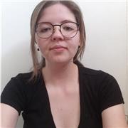 Alumna de enseñanza superior da clases de Historia a niños y adolescentes